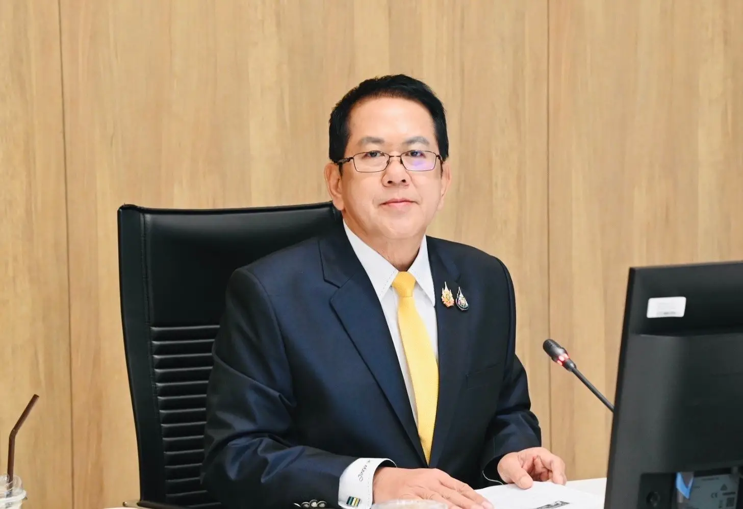 ’จิรายุ’ โต้ปมบิดเบือนคลิปศาลศาลรัฐธรรมนูญ ยันตุลาการพูดว่า ‘นั่งลงครับ’ ไม่ใช่ ‘นั่งลงลูก’