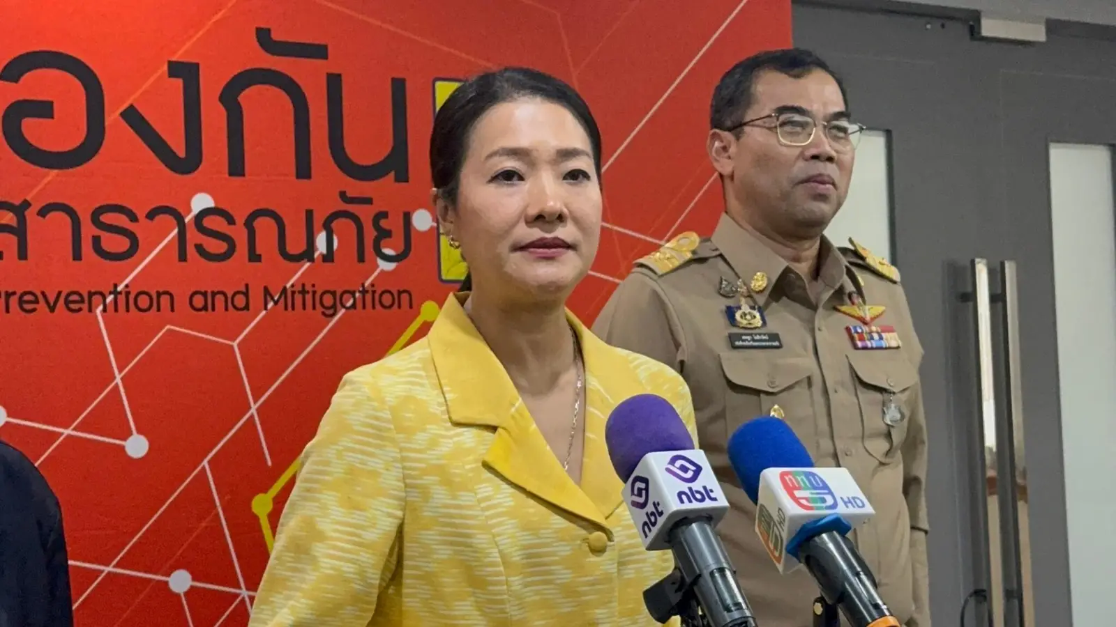 ‘ธีรรัตน์’ ประชุมติดตามพร้อมรับมือสถานการณ์พายุไต้ฝุ่นคาจิกิ สั่งการผู้ว่าฯ 58 จังหวัด ดูแลความปลอดภัยประชาชน