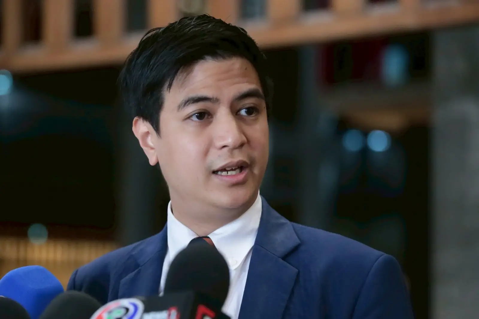 ‘ไอติม’ระบุ 2 รองประธานสภาฯส่อไม่เป็นกลางเหตุลงมติเห็นชอบร่างงบฯ 69 แต่ชิงปิดประชุมหนีถก’เอ็มโอยู 43-44′