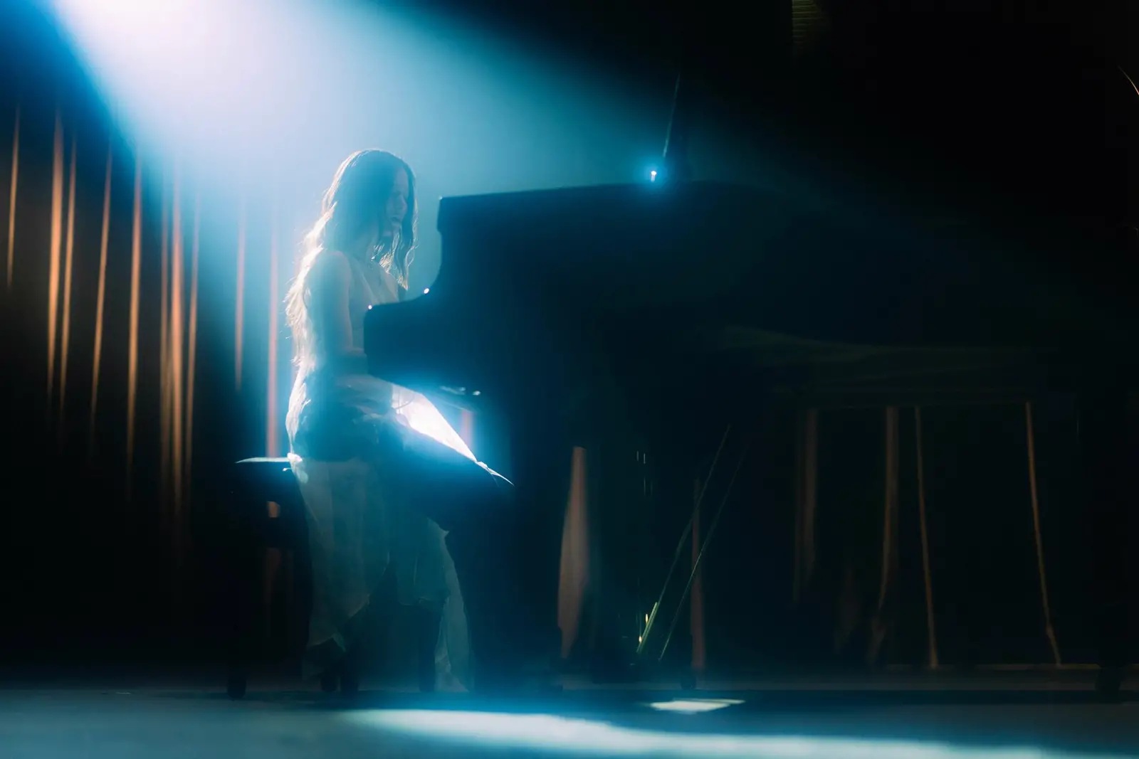 'wanna be yours (อยากให้เธอรัก)' จาก 'Violette Wautier' ที่สะท้อนความรู้สึกอยากถูกรักจากใครสักคน