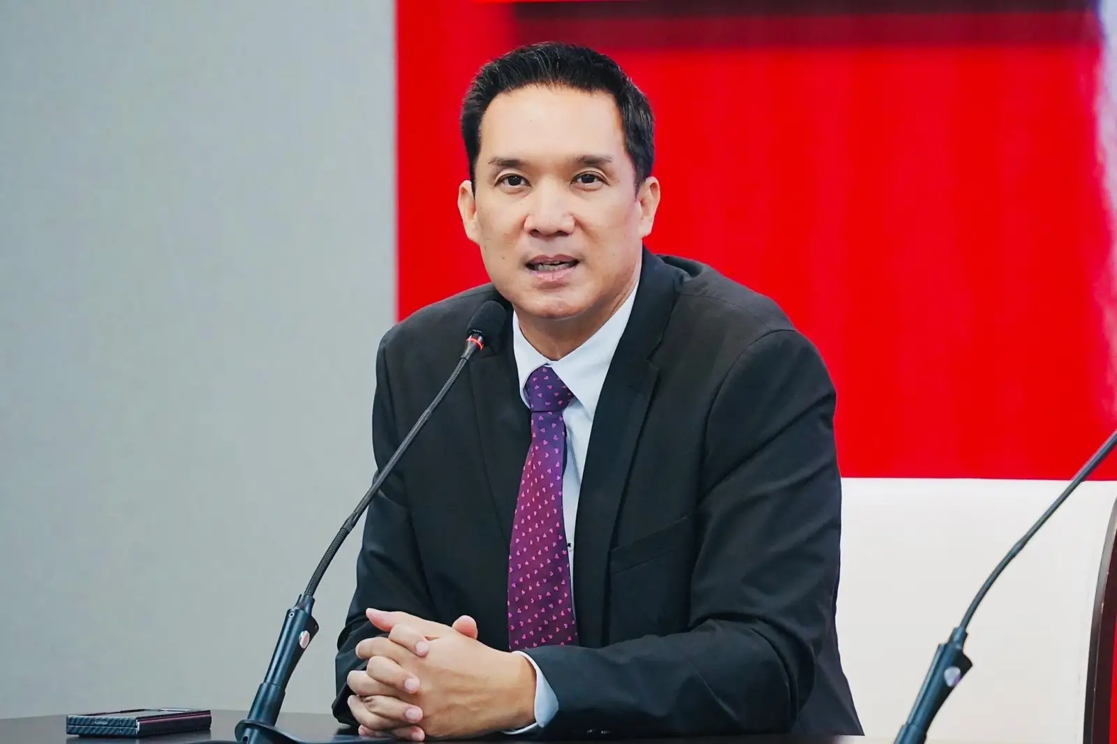 ‘ดนุพร’ เผย ‘ทวี-เดชอิศม์’ ร่วมวงหารือ ‘พรรคประชาชน’ บ่ายนี้ด้วย ด้าน ‘เพื่อไทย’ขนแกนนำถก