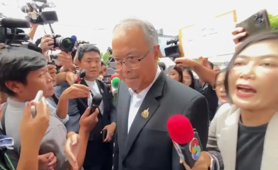 ‘ชูศักดิ์’ ยัน คำวินิจฉัยศาลรธน.กระทบเฉพาะตำแหน่ง ’นายกฯ–รมว.’ ไม่กระทบเก้าอี้หัวหน้าพรรคเพื่อไทย