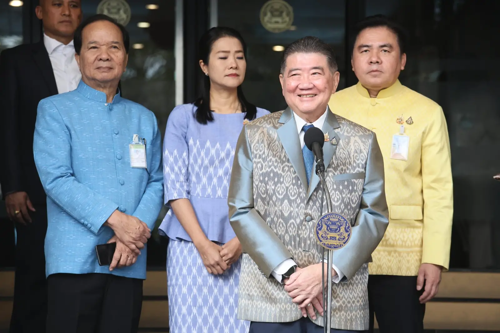 ‘ภูมิธรรม’นำถกครม.รัฐมนตรีลาประชุม ‘อิ๊งค์’ลาด้วย