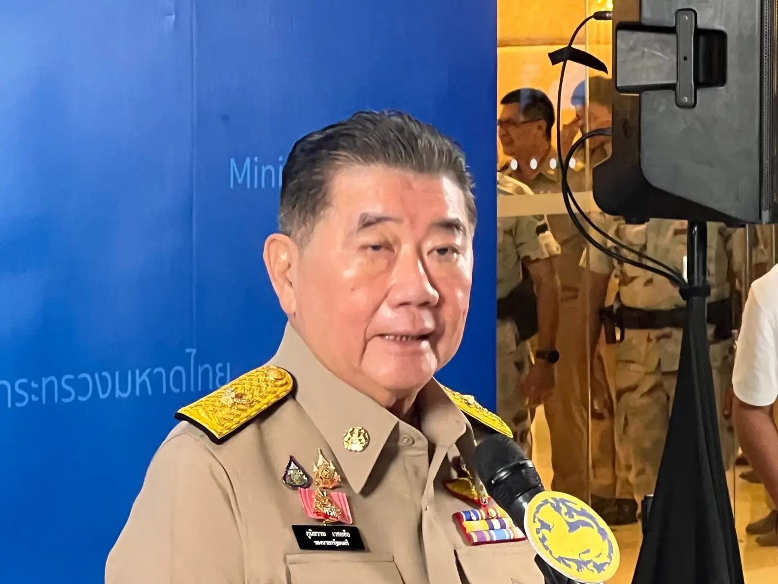 ‘ภูมิธรรม’ บอก ยังไม่ได้คุย ‘ผู้ว่าฯอุบลราชธานี’ หลังสั่งเด้งช่วยราชการสำนักงานปลัดมหาดไทย