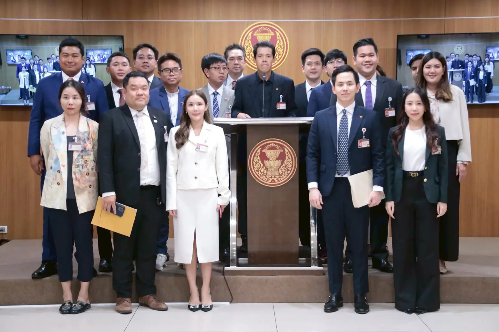 พรรคประชาชน ไม่ขอเป็นองค์ประชุม เหตุรัฐบาลไม่ฟังข้อเสนอ ดื้อเลื่อนวาระเลือกรองประธานสภา คนที่ 1 ก่อนญัตติด่วน