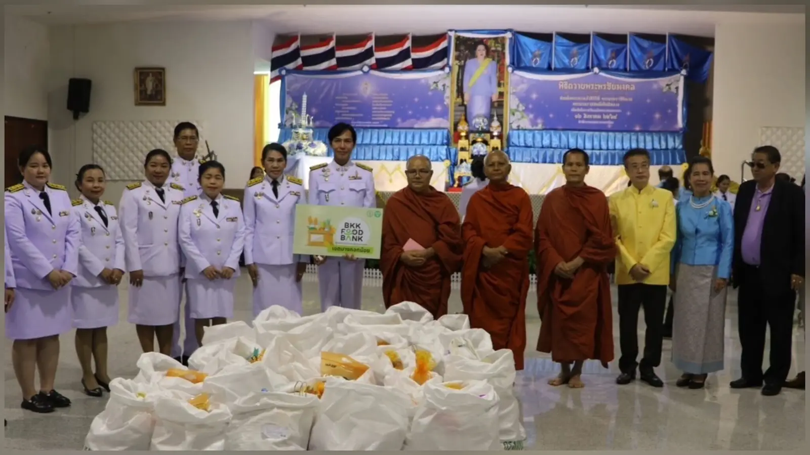 ‘วัดนายโรง-เขตบางกอกน้อย’ จัดกิจกรรมสืบสานวัฒนธรรมประเพณี ‘วันแม่แห่งชาติ’