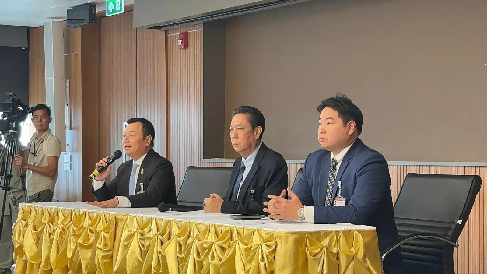 ‘เพื่อไทย‘กำชับสส.เฝ้าสภาฯถกงบฯ 69 หวั่น องค์ประชุมไม่ครบ