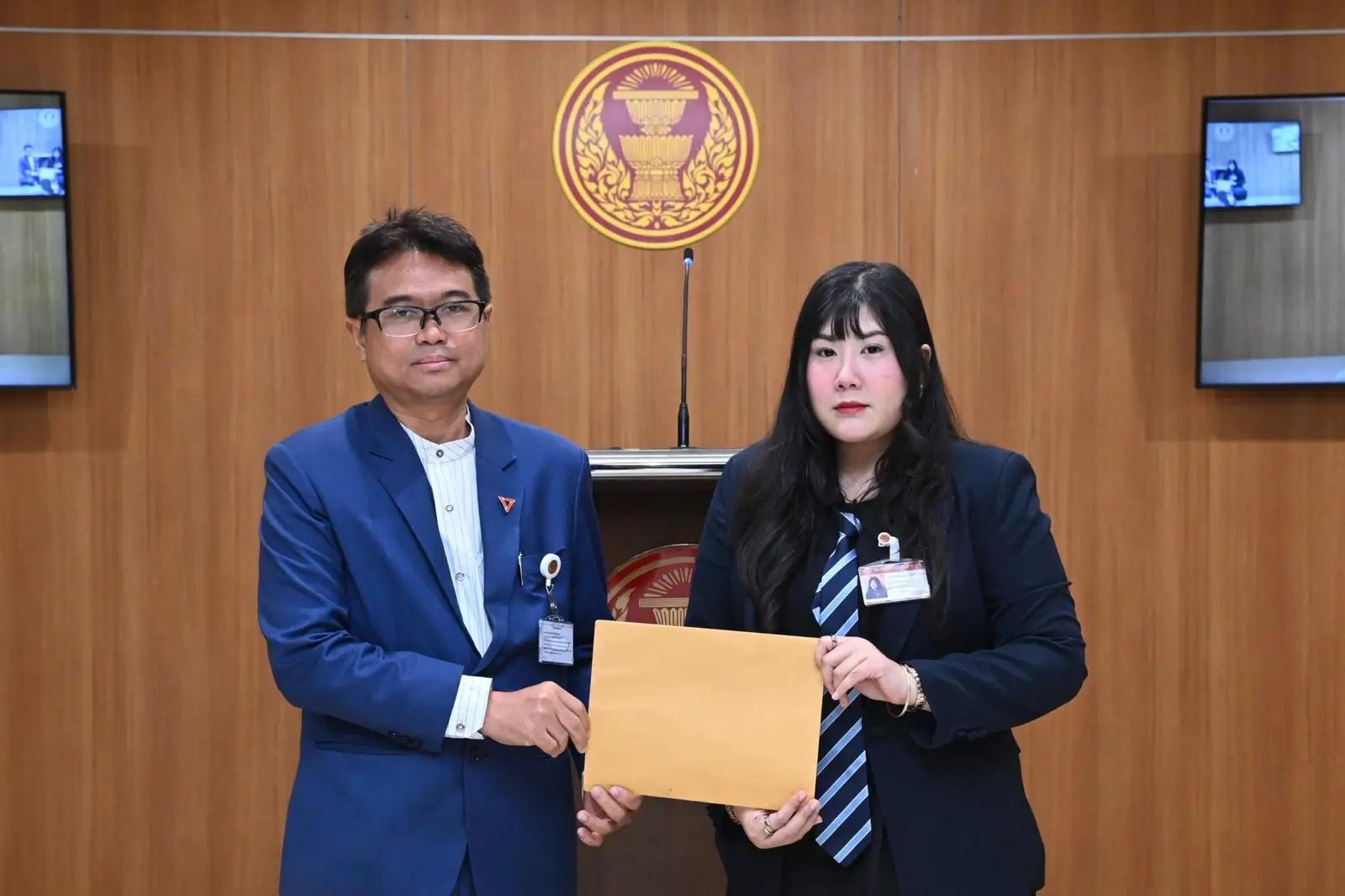 ‘สส.พรรคประชาชน’ ยื่น กมธ.การศึกษา ปมครูทำร้ายร่างกายนักเรียน แนะหาแนวทางการแก้ไขปัญหา