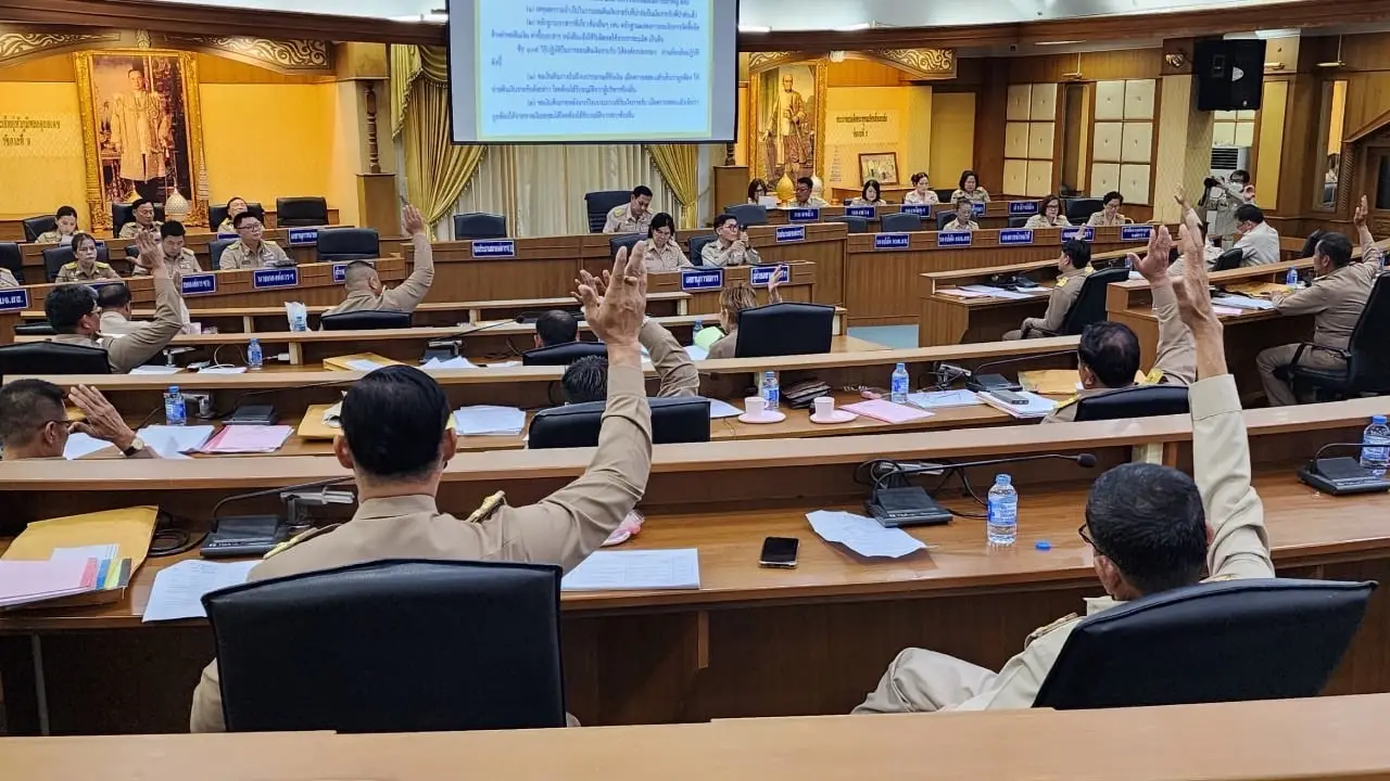 อบจ.สมุทรสงคราม เดินหน้าแผนพัฒนาท้องถิ่น 5 ปี เตรียมอัดงบ 48 ล้าน ปรับโฉมสนามกีฬา-สร้างอาคารเรียนใหม่ 9.6 ล้าน