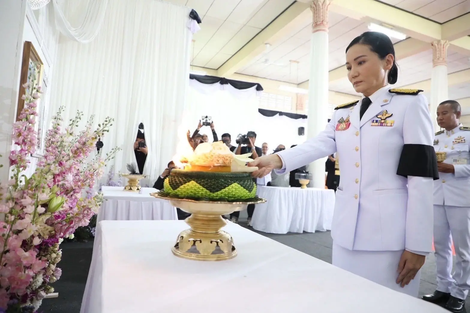 ‘รมว.นฤมล’ ร่วมพิธีพระราชทานเพลิงศพ เหยื่อชายแดนไทย–กัมพูชา
