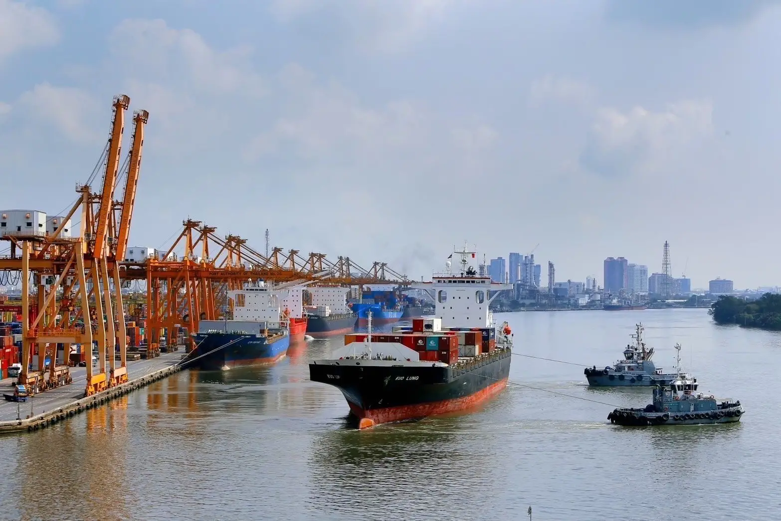 'กทท.' นำร่องใช้ใบสั่งปล่อยสินค้าอิเล็กทรอนิกส์ 'ท่าเรือกรุงเทพ' แห่งแรก