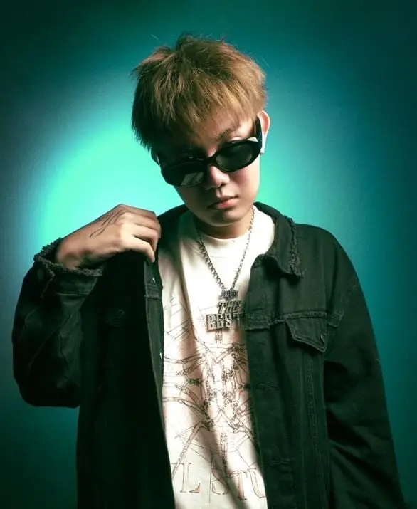 'The BESTS' ทีมอัพกับ 'SIMON' และ 'Saran' ส่ง'เคยคิดว่าลืมเธอได้' บทเพลงสำหรับคนที่ยังไม่มูฟออน