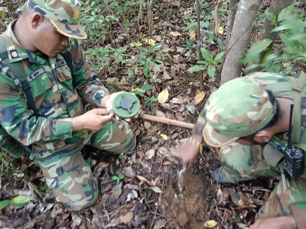 ‘ทหารเรือ’เจอมือถือปริศนา‘ทหารเขมร’อัดคลิปวางทุ่นระเบิด PMN-2
