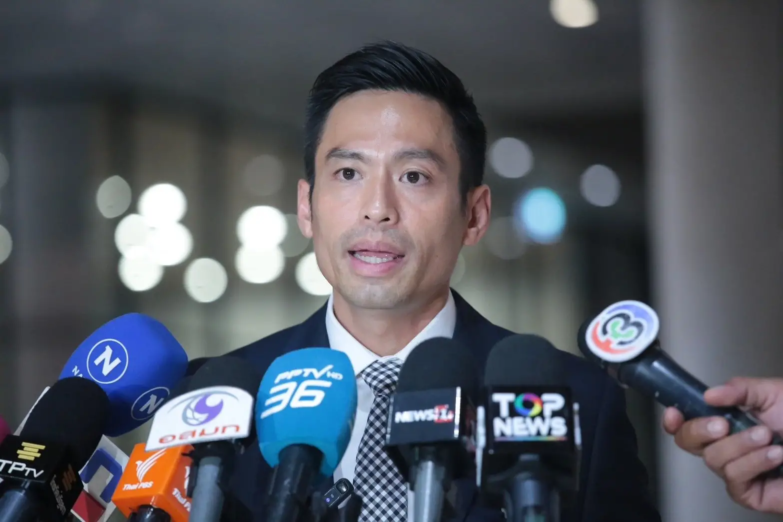 ‘กรวีร์’ เย้ย’ภูมิธรรม-เดชอิศม์’ผ่านมาเกือบเดือน ยังไม่เพิกถอนเขากระโดง เหตุไม่มีอำนาจสั่งการ!!
