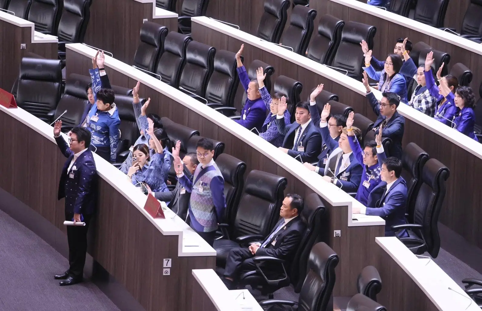 เสนอชื่อ ‘อนุทิน-ชัยเกษม’ชิงนายกรัฐมนตรี คนที่ 32