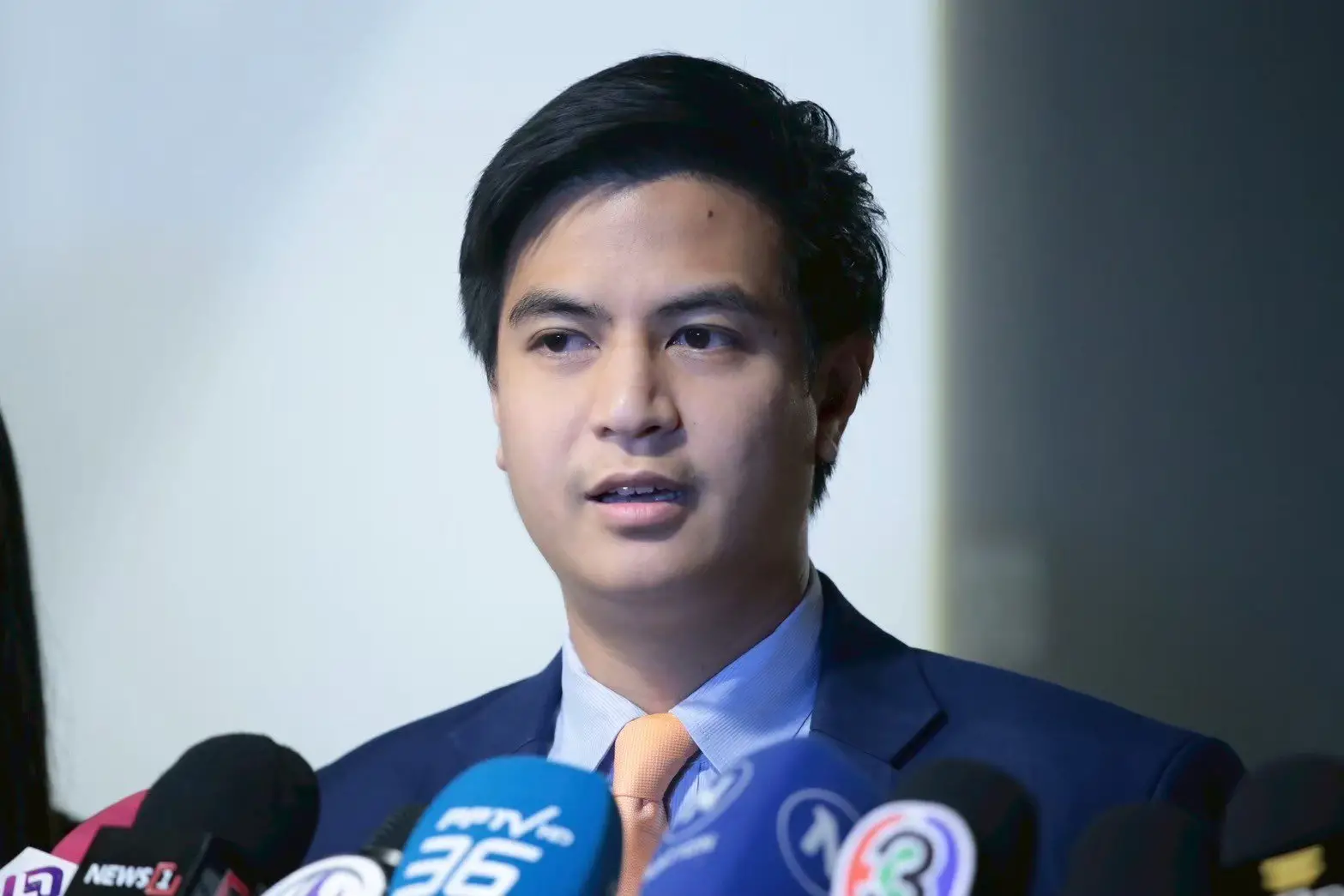 ‘ไอติม’ย้ำขานชื่อใครก็ขัดจิตสำนึก-ความต้องการประชาชนย้ำ 5 ข้อ’อนุทิน’แค่รัฐบาลเฉพาะกาล-ปลดล็อกรัฐธรรมนูญ