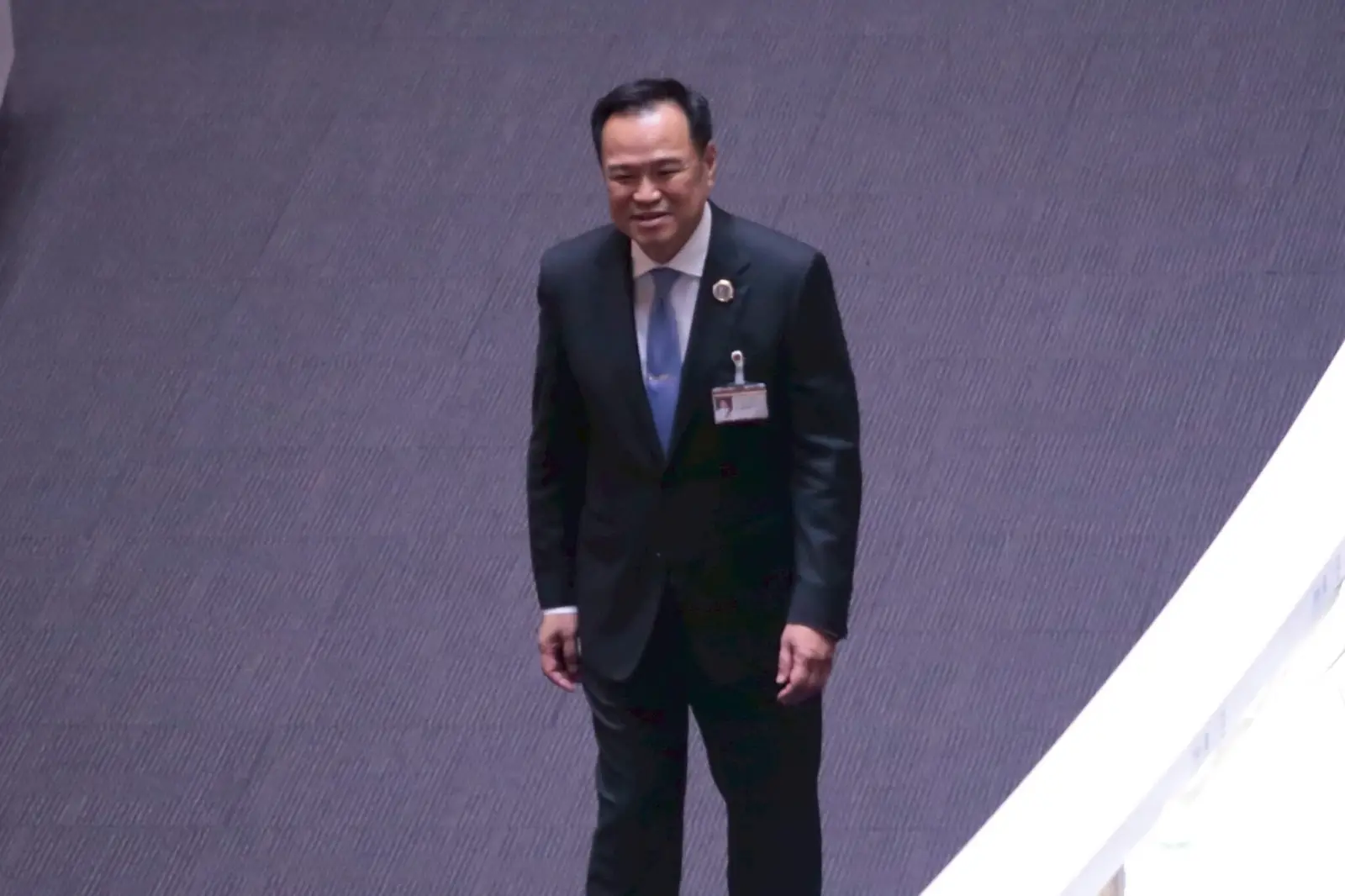 ‘ว่าที่นายกฯหนู’ โชว์สปิริตร่วมประชุมสภาพิจารณากฎหมายจนปิดสภา