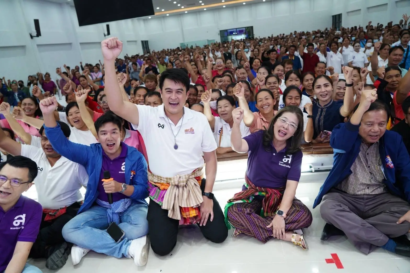 ‘สุดารัตน์’ ควง ‘สส.ไทยสร้างไทย’ ลุย จ.ร้อยเอ็ด เปิดเวทีใหญ่ ประกาศความพร้อมเลือกตั้ง ชูนโยบายสร้างความมั่นคงในชีวิต