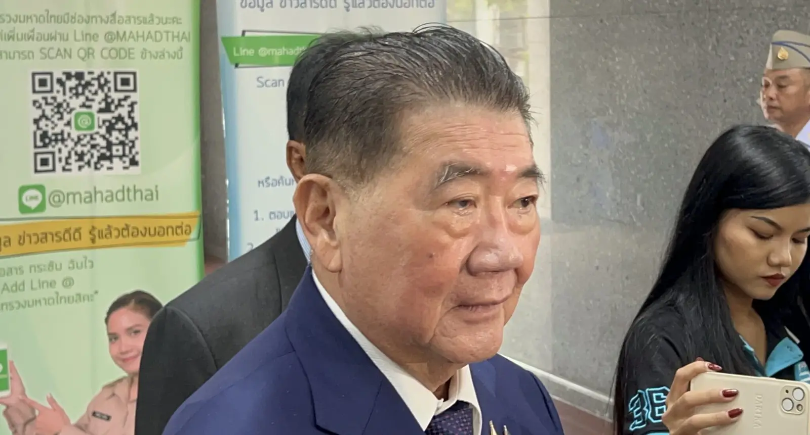 ‘ภูมิธรรม’ บอกไปเยี่ยม ‘ทักษิณ’ แน่ รับเห็นภาพนายใหญ่ในชุดคอกลมสีฟ้าแล้วสะเทือนใจ