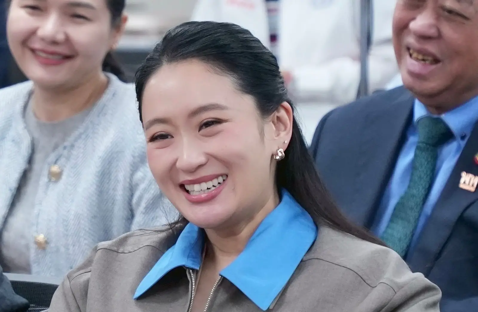 ‘คุณหญิงพจมาน’ เข้าพรรคเพื่อไทย ให้กำลังใจ