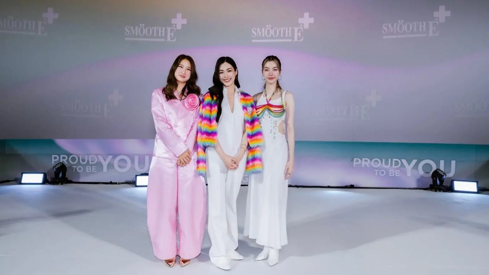 สมูทอี เปิดแคมเปญใหญ่'Smooth E Heart Together' จัดกาล่าดินเนอร์และประมูลของรัก 'หลิง-ออม'