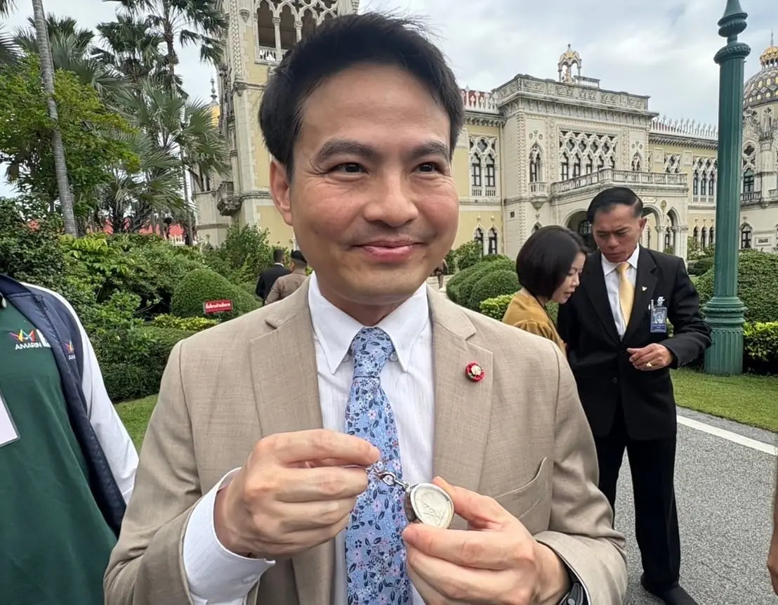 ‘ภราดร’ ปลื้ม ‘นายกฯ’ มอบ ‘ราหูล้อมครุฑ’ เป็นสิริมงคลวันคล้ายวันเกิด