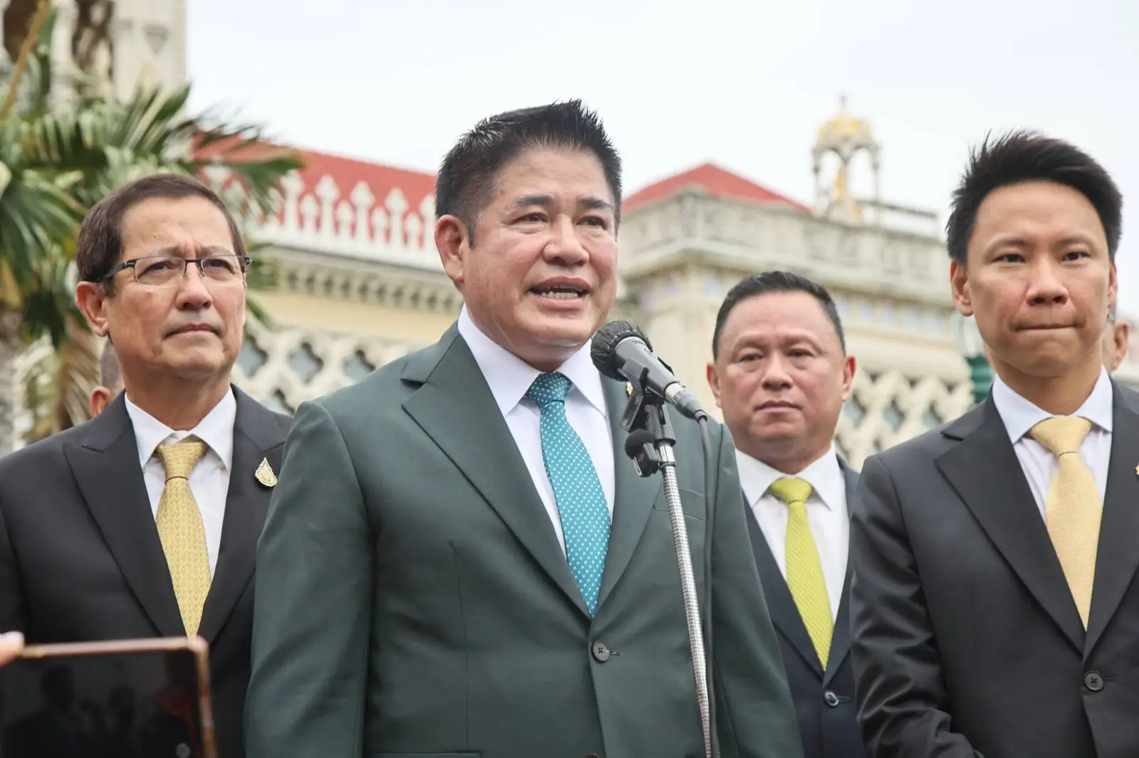 ‘ธรรมนัส’ เผย ยังไม่ได้คุย ‘เดชอิศม์’ ปมทาบทามเข้า ‘กล้าธรรม’