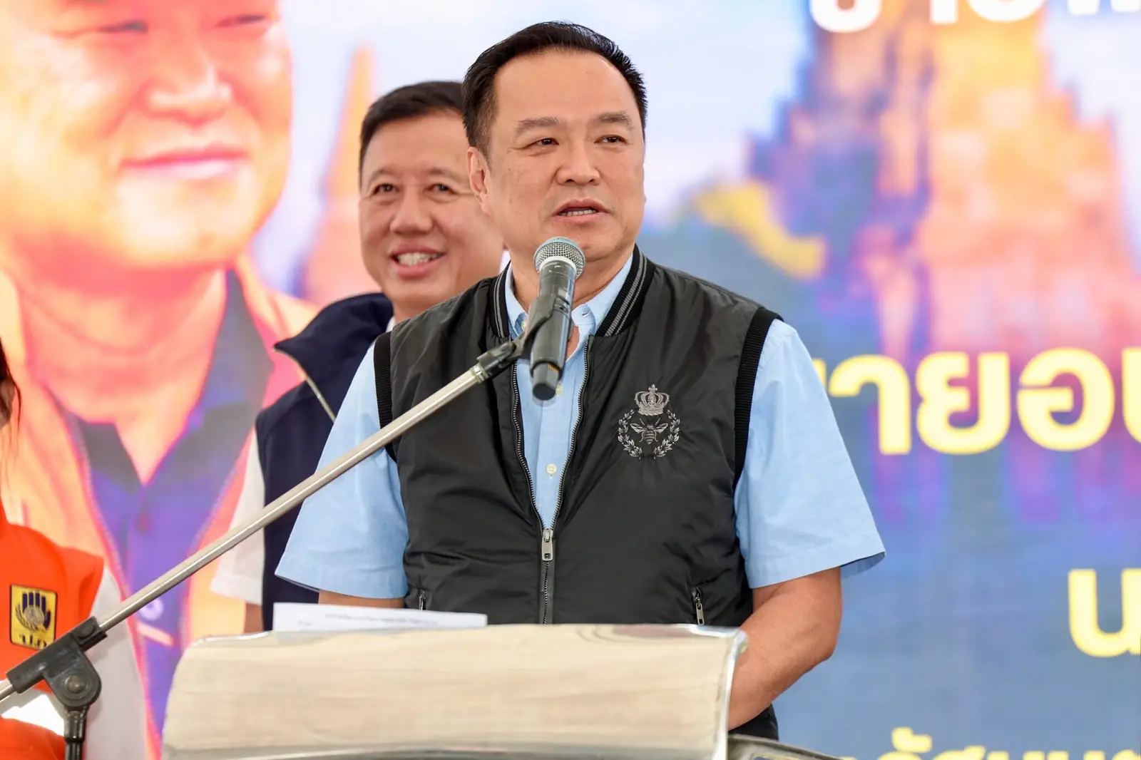นายกฯสัญญาสั่งจ่ายเยียวยาน้ำท่วมบางบาลทันที หลังแถลงนโยบาย