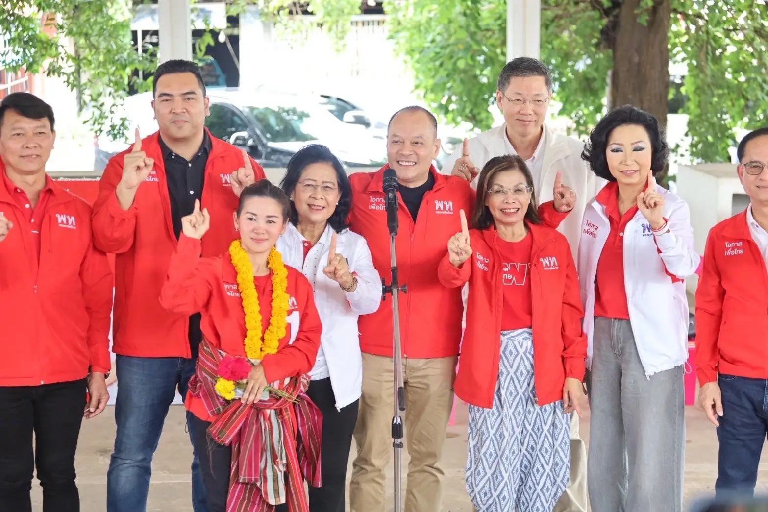 ‘ณัฐวุฒิ’ ย้ำเลือก ‘ภูริกา สมหมาย’ รวมพลังคนศรีสะเกษ ประกาศ ‘เพื่อไทย’ เดินหน้าต่อ- กลับมาเป็นรัฐบาล