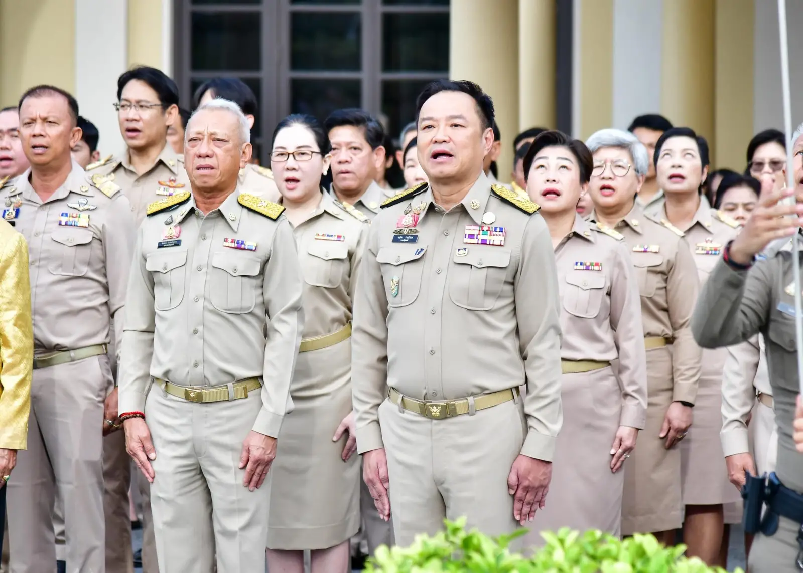 นายกฯร่วมกิจกรรมเคารพธงชาติ เนื่องในวันพระราชทาน‘ธงชาติไทย’ปี 2568