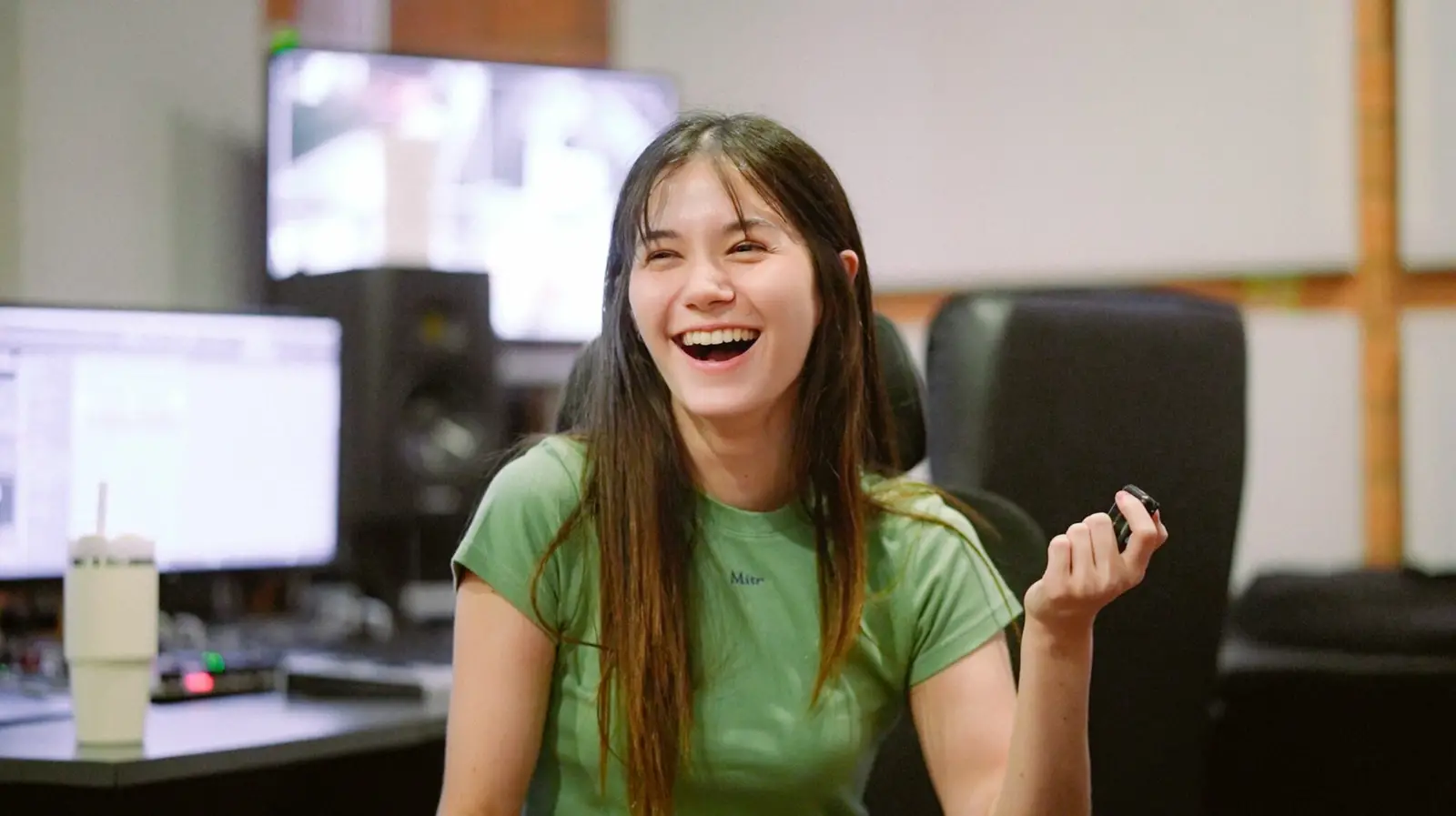 'Violette Wautier' ถ่ายทอดเรื่องราวความรักอันสวยงามท่ามกลางความมืดมิดใน 'Starlight'
