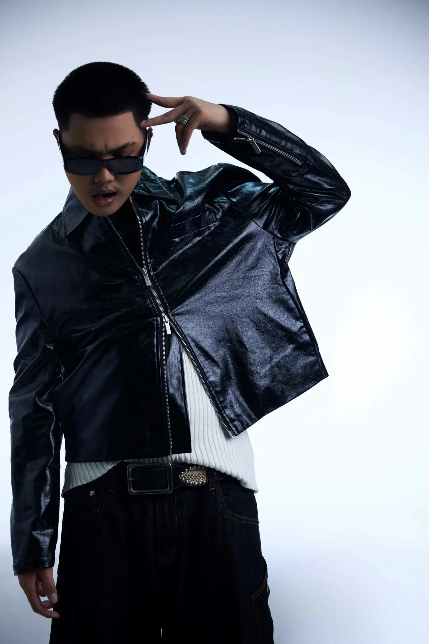 'BLVCKHEART' ปล่อยซิงเกิลล่าสุด 'อยากจะบอกเธอว่า' เพลงรักสุดโรแมนติกที่กระชากใจแฟนๆ