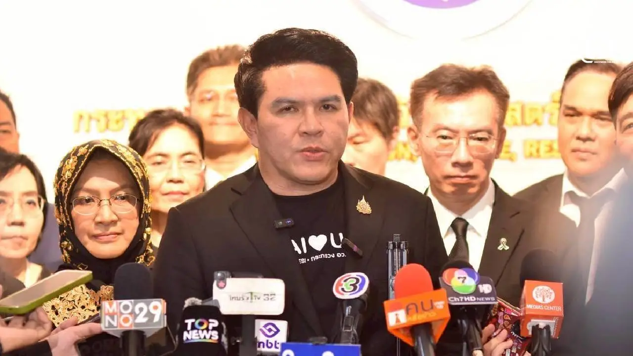 'สุรศักดิ์' แจงภูมิใจไทยไม่ได้หัก MOA ย้ำตั้งใจแก้รัฐธรรมนูญ