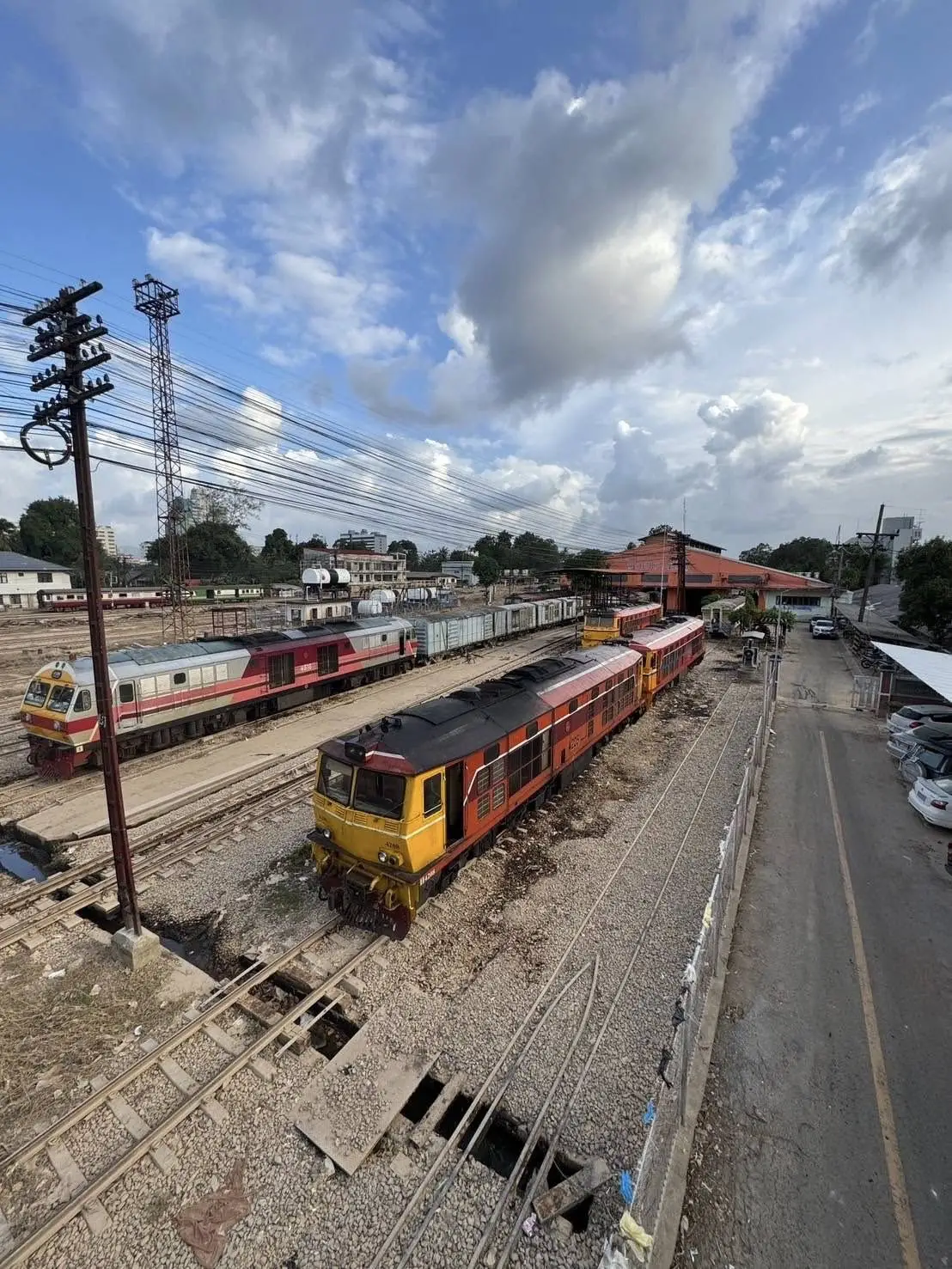 การรถไฟฯ เปิดเดินรถสายใต้ทุกขบวนตามปกติให้ความมั่นใจปลอดภัย100%