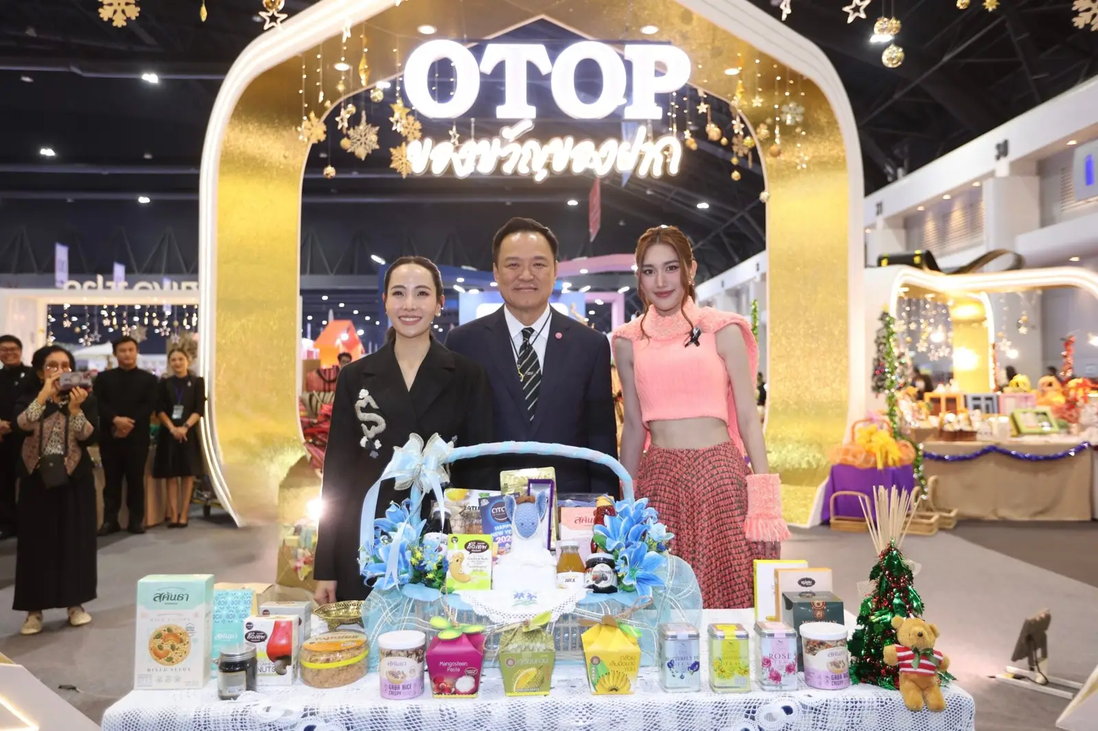 อลังการ! เปิดงาน OTOP CITY 2025 นายกฯ อนุทิน ชวนคนไทยส่งต่อความสุข ผ่านของขวัญ OTOP ส่งท้ายปี
