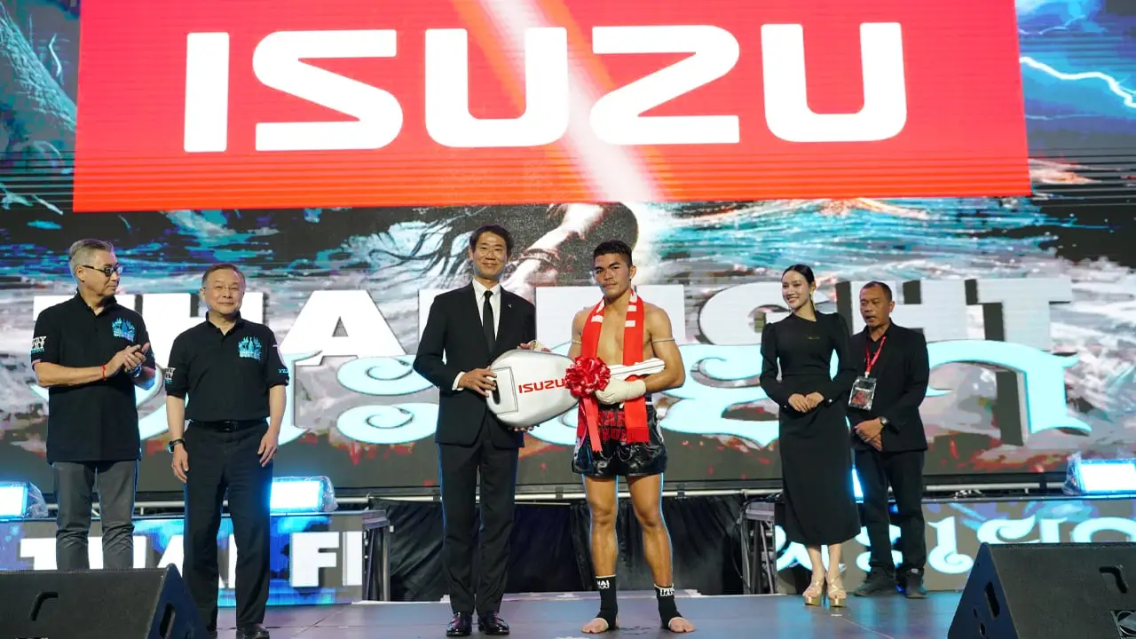 อีซูซุ ร่วมยินดีแชมป์ THAI FIGHT 2025 พร้อมแจกรางวัลใหญ่ รถปิกอัพ Isuzu D-Max