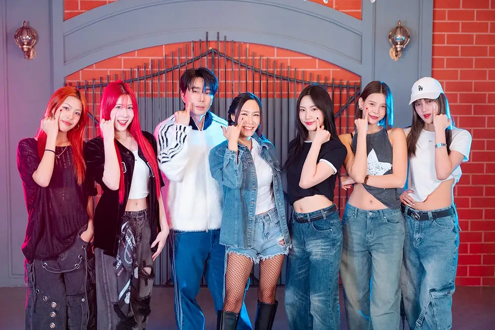 'โธ่เอ๊ย' คืนบัลลังก์ 'เด็บบี้–กำปั้น' Collab 'THX' ปลุกท่าเต้นระดับตำนานสะเทือนฟีดอีกครั้ง