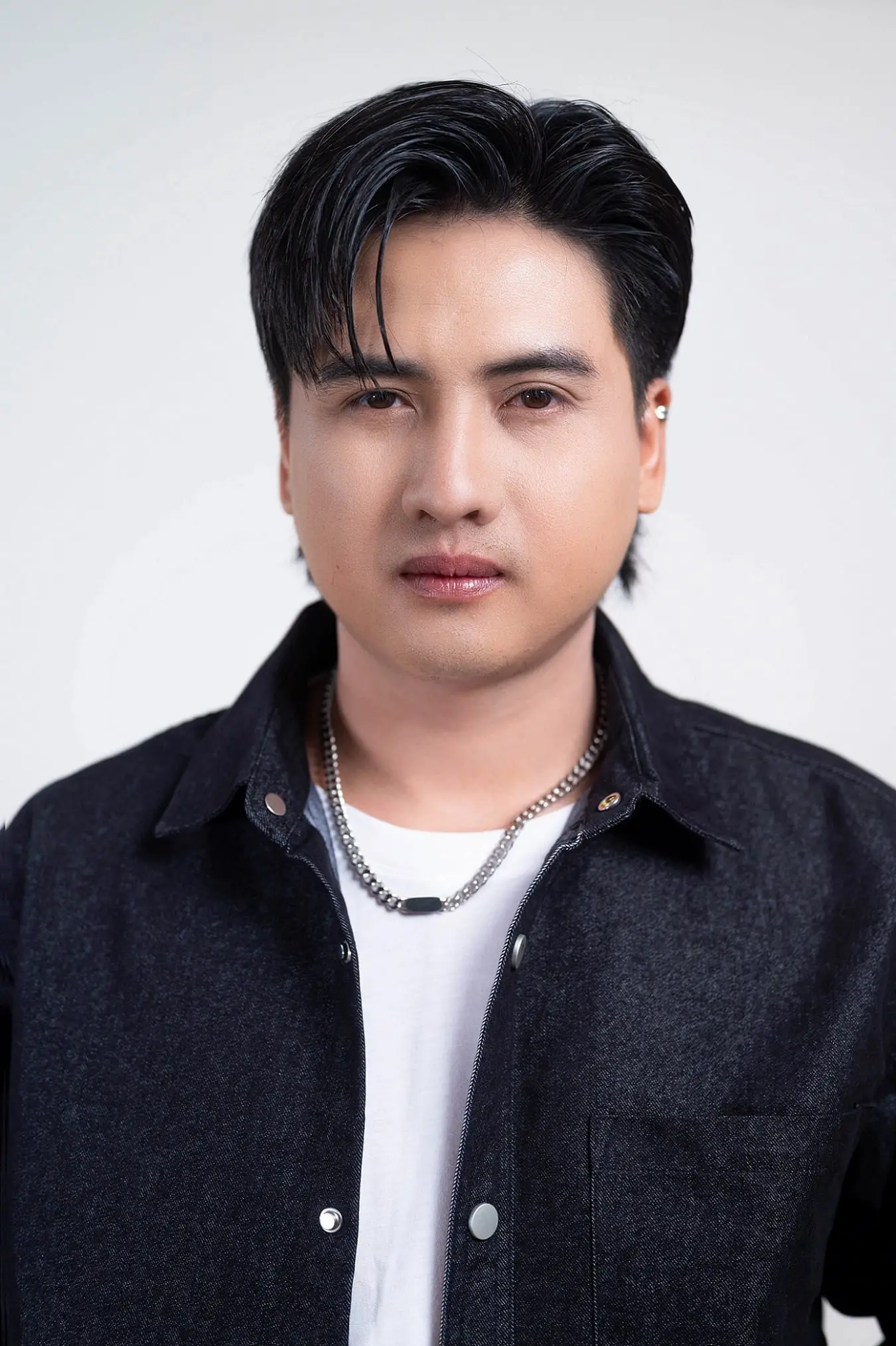 'เบนซ์ เมืองเลย' ปล่อย 'ซั่วแต่อ้าย' เศร้าหนักดึง 'จา สิงห์ชัย' รับบทพระเอกเอ็มวี