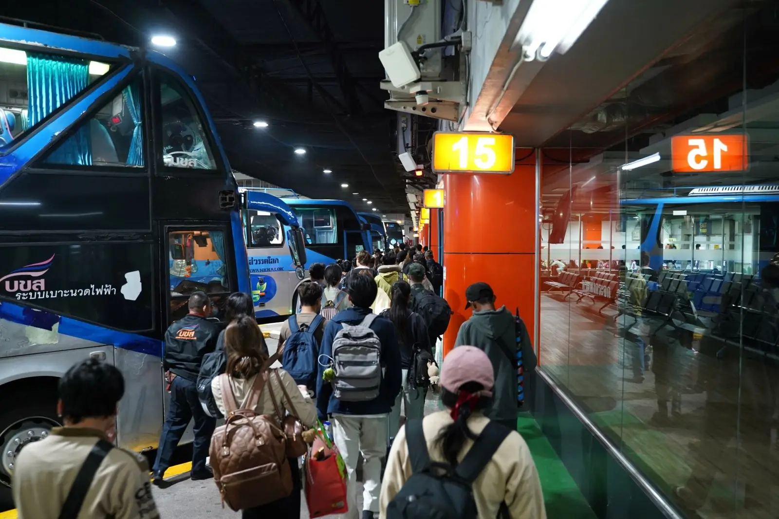 10 วันเดินทางปีใหม่ ประชาชนใช้บริการ 'บขส.' กว่า 1.2 ล้านคน 7.3 หมื่นเที่ยว อีสานพีคสุด