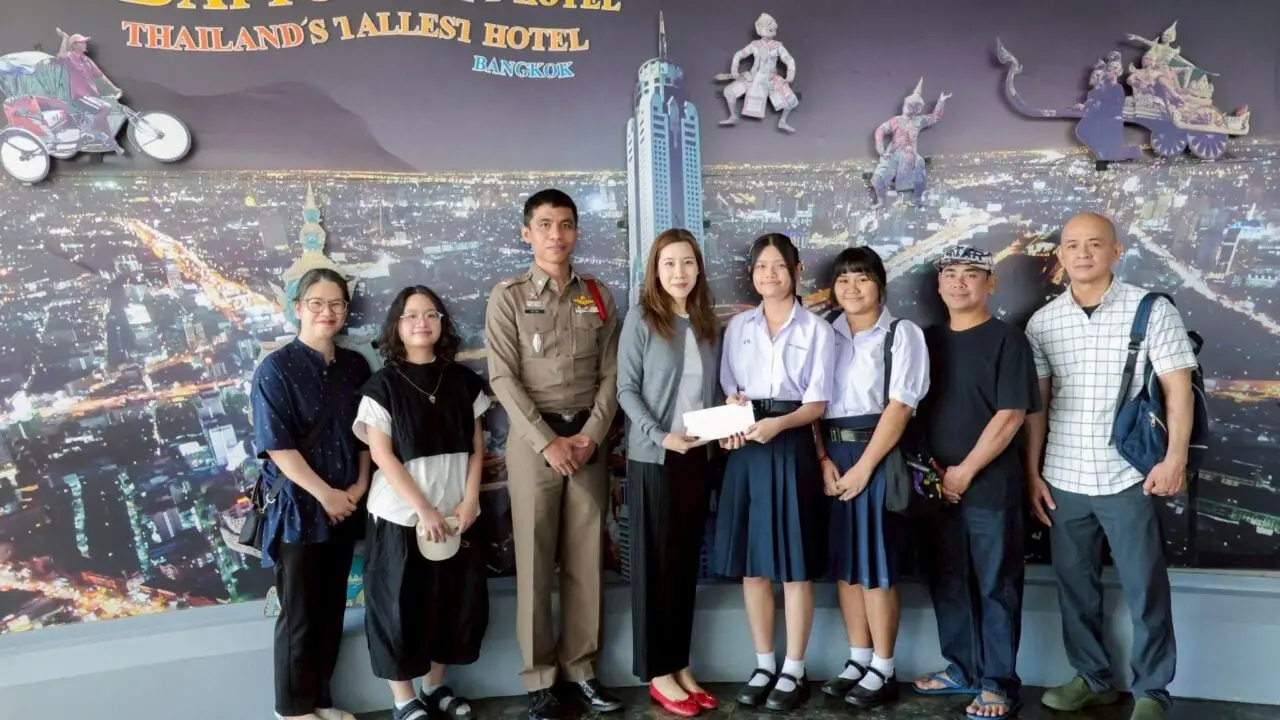 ใบหยกมอบรางวัลให้เยาวชนตัวอย่าง พลเมืองดี สร้างชื่อเสียงให้ประเทศ ส่งเสริมการท่องเที่ยวไทย