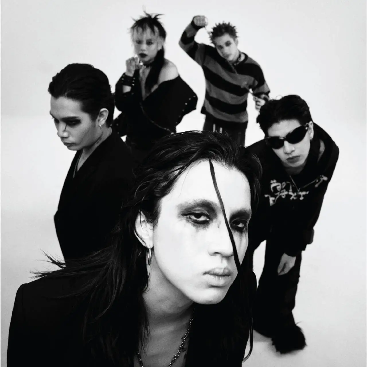 'VAMP POLITICS' ปล่อยซิงเกิลแรกแนว Dark Romantic Rock 'CHARISMA'